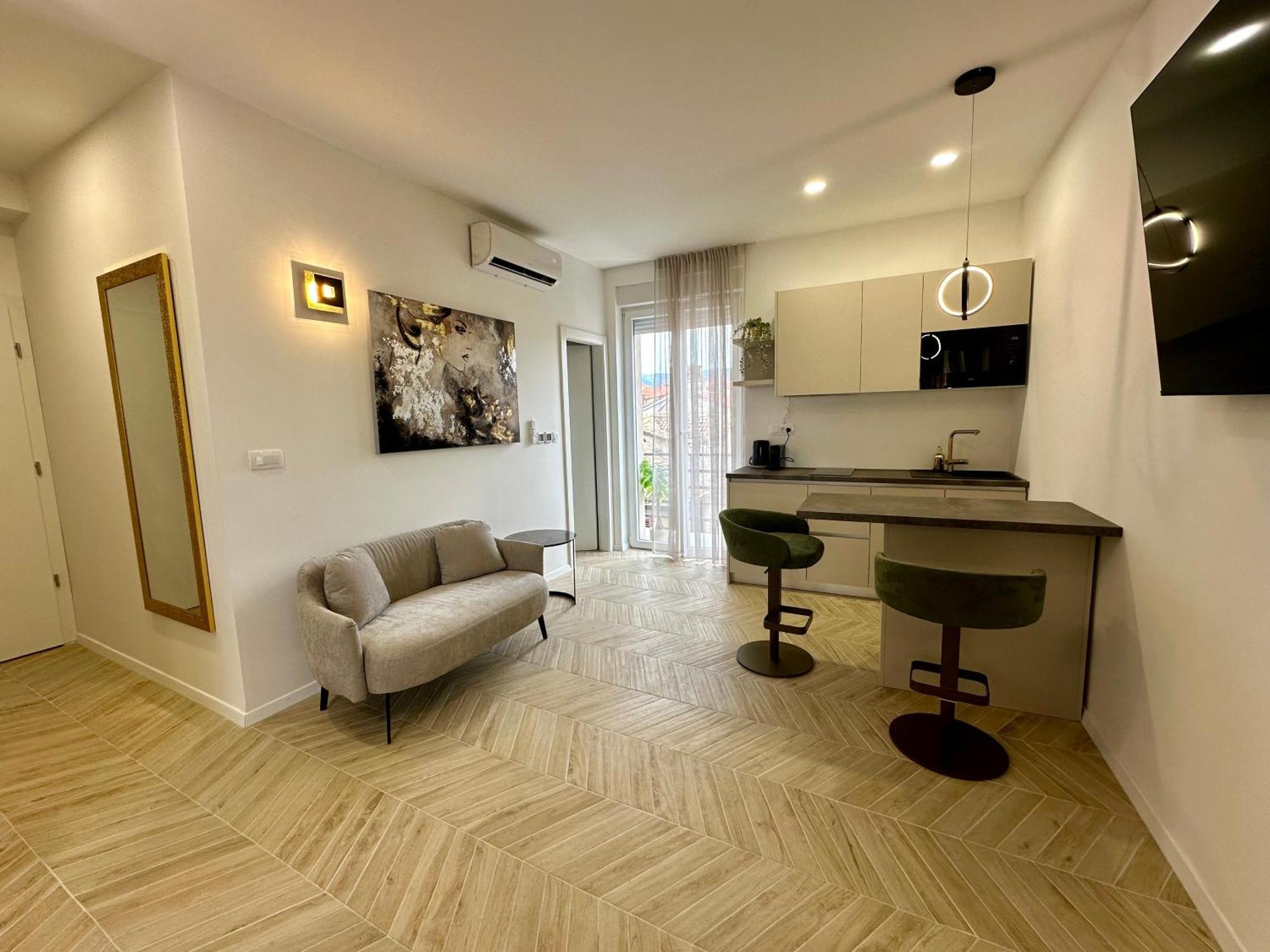 Mariani Luxury Rooms In Center Split Kültér fotó
